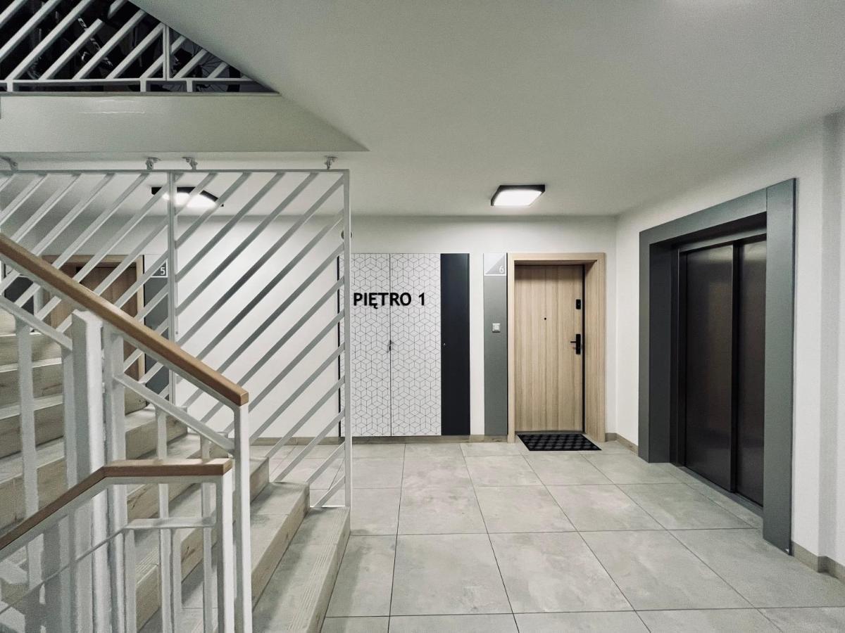 Apartament Husarska Apartment Румя Екстериор снимка