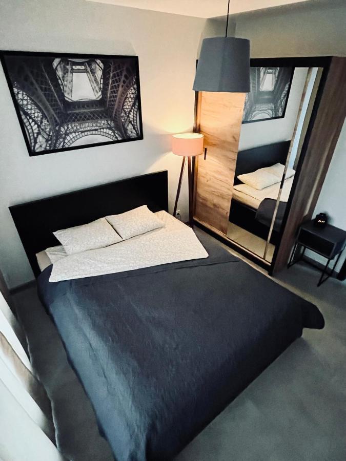 Apartament Husarska Apartment Румя Екстериор снимка